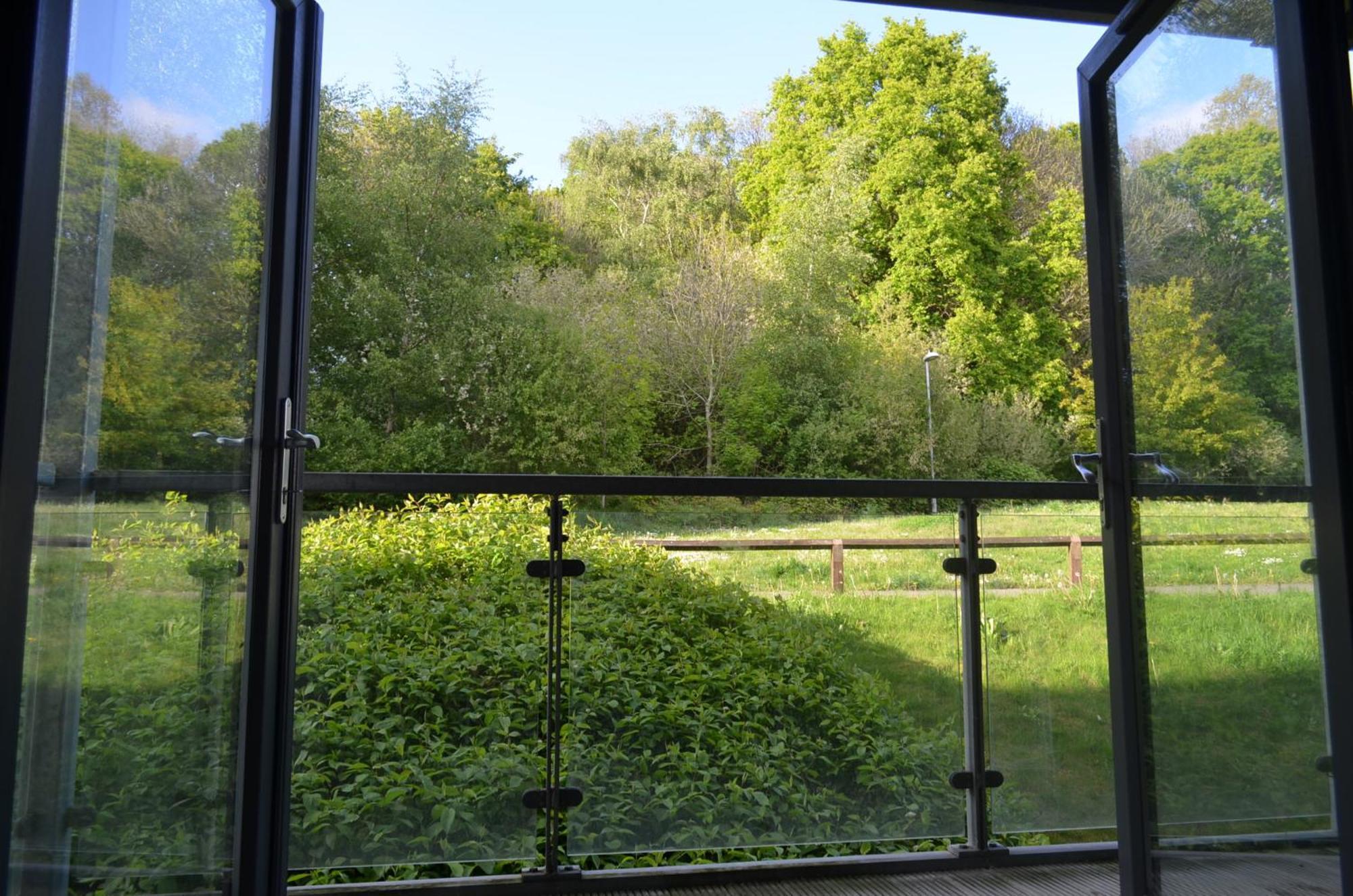 Brentwood Town Retreat - Large 2 Bedroom Apartment Luaran gambar